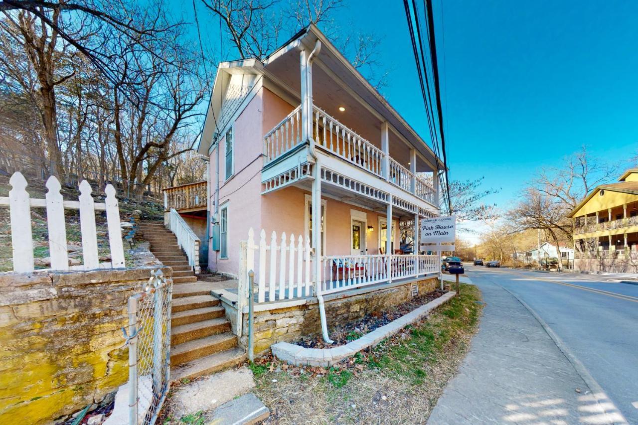 The Pink House On Main - Lower Eureka Springs Zewnętrze zdjęcie